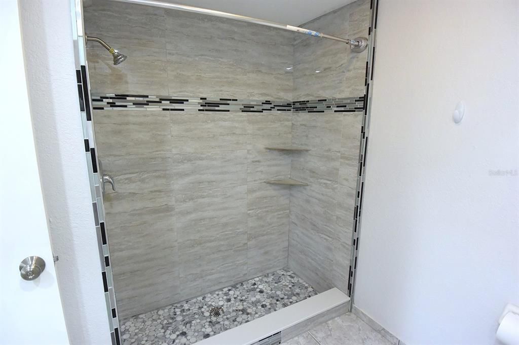На продажу: $249,900 (3 спален, 2 ванн, 1444 Квадратных фут)