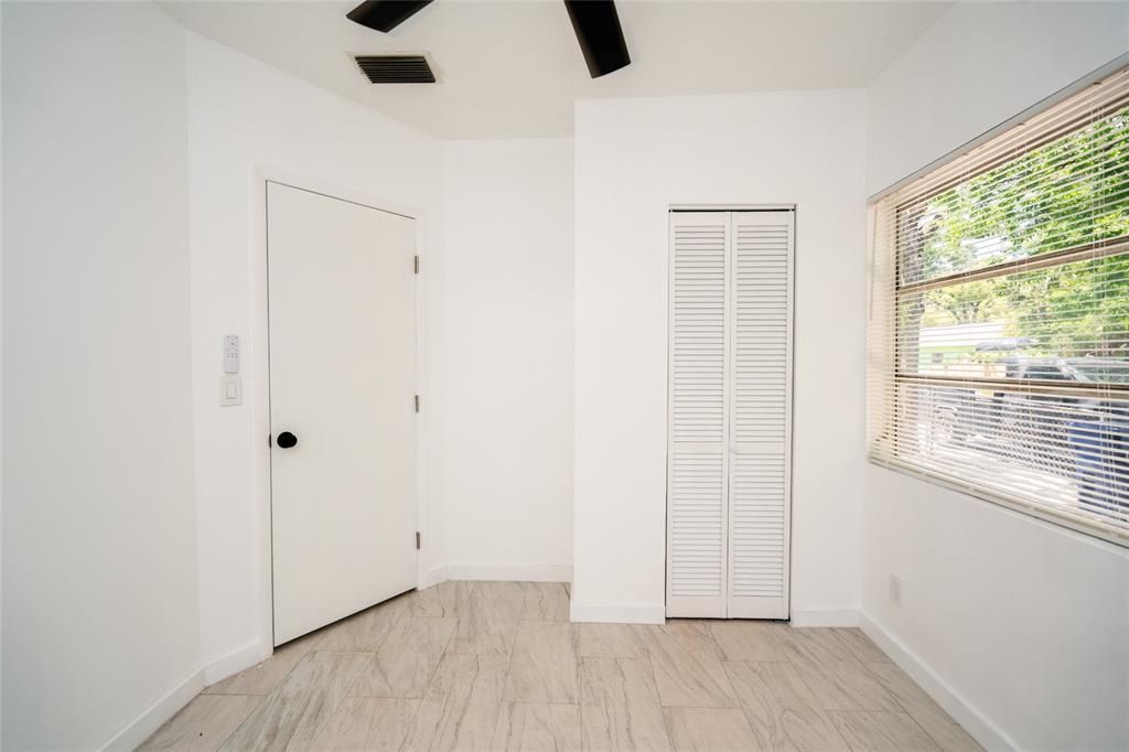 En Venta: $320,000 (4 camas, 2 baños, 1113 Pies cuadrados)