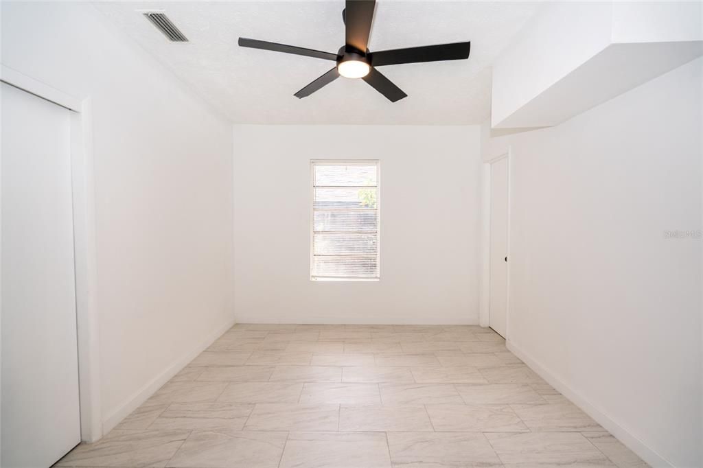 En Venta: $320,000 (4 camas, 2 baños, 1113 Pies cuadrados)