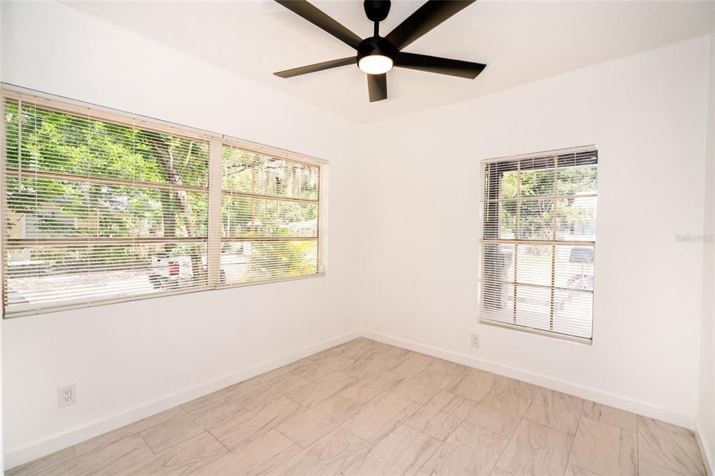 En Venta: $320,000 (4 camas, 2 baños, 1113 Pies cuadrados)