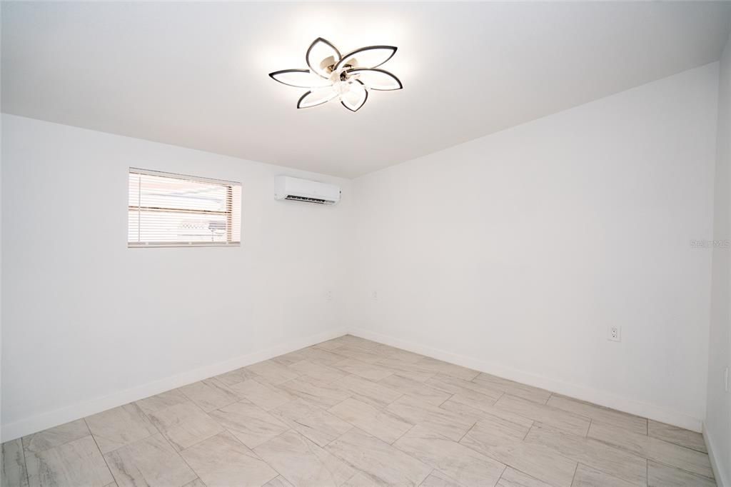 En Venta: $320,000 (4 camas, 2 baños, 1113 Pies cuadrados)