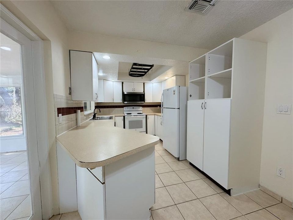 В аренду: $2,200 (3 спален, 2 ванн, 1106 Квадратных фут)