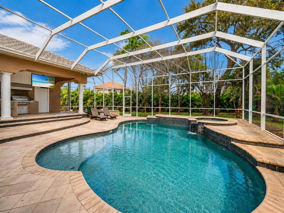 En Venta: $2,200,000 (5 camas, 5 baños, 5256 Pies cuadrados)