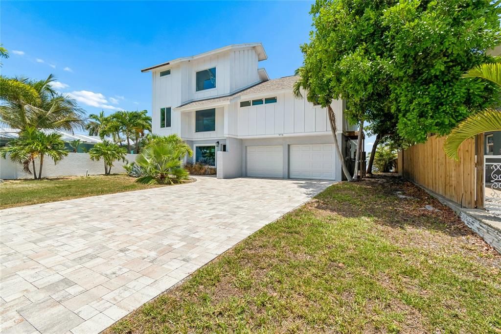 En Venta: $1,675,000 (3 camas, 3 baños, 3185 Pies cuadrados)