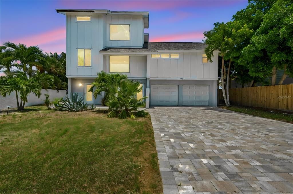 En Venta: $1,675,000 (3 camas, 3 baños, 3185 Pies cuadrados)