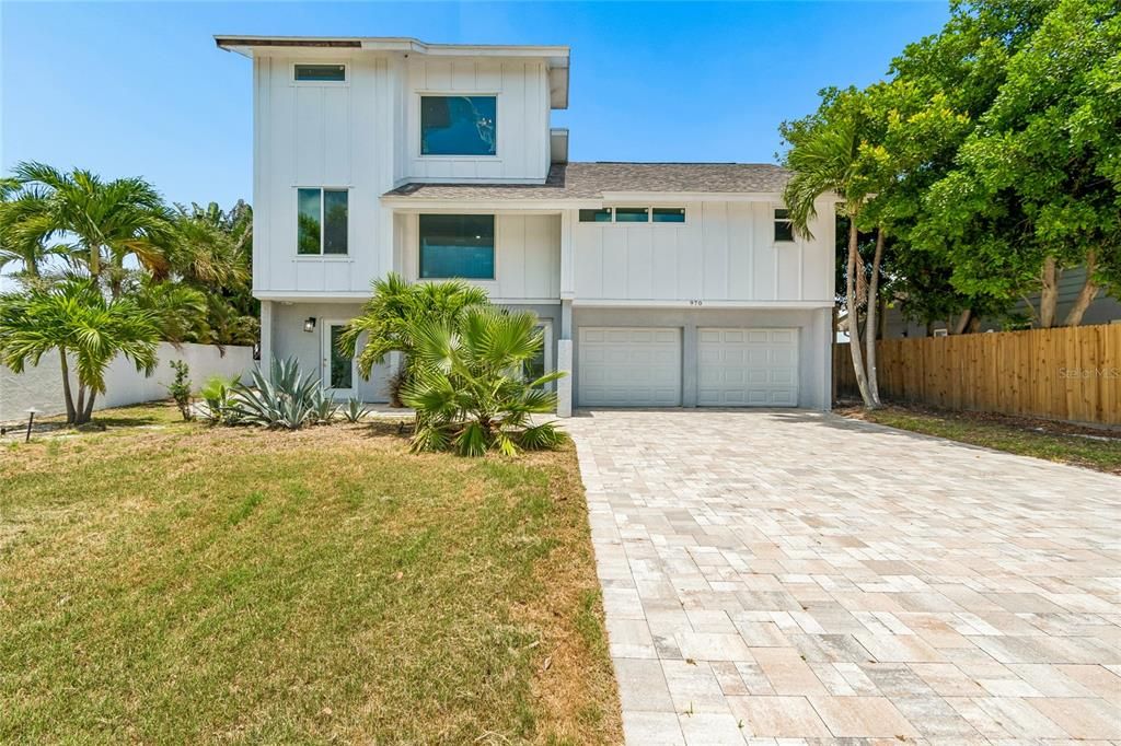 En Venta: $1,675,000 (3 camas, 3 baños, 3185 Pies cuadrados)