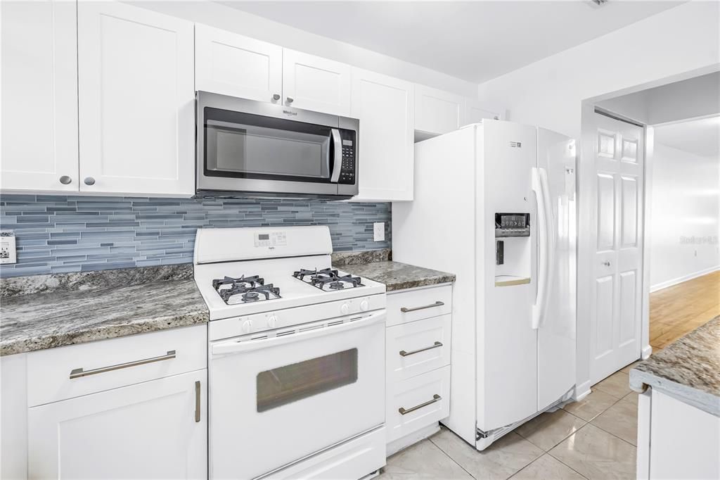 На продажу: $59,900 (1 спален, 1 ванн, 1055 Квадратных фут)