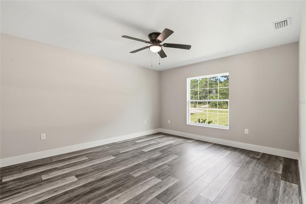 For Sale: $329,900 (3 beds, 2 baths, 1349 Square Feet)