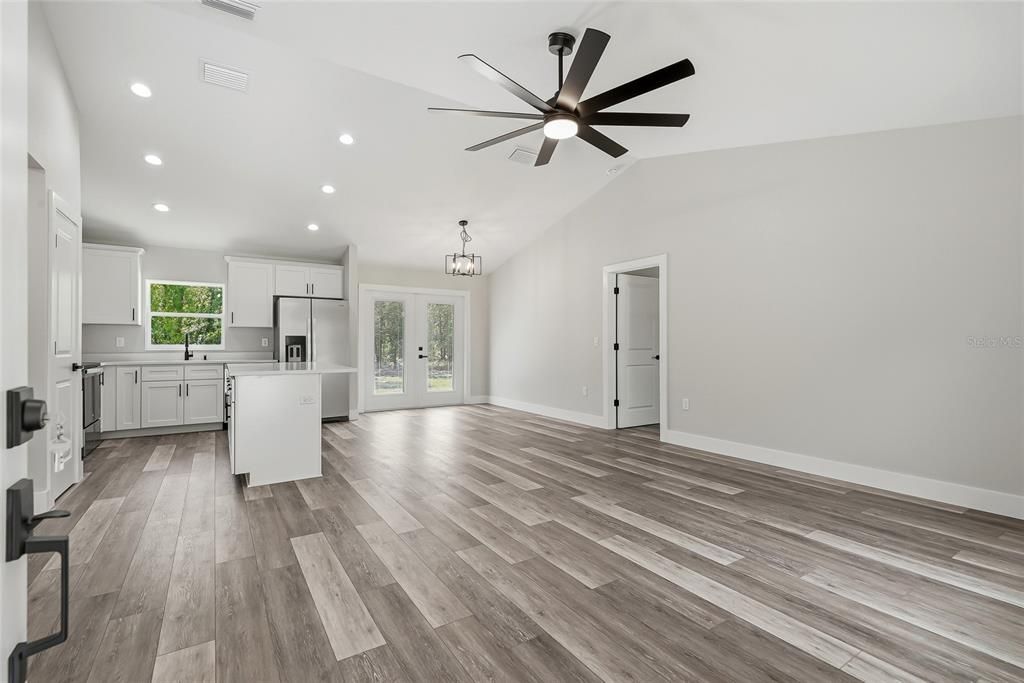 For Sale: $329,900 (3 beds, 2 baths, 1349 Square Feet)