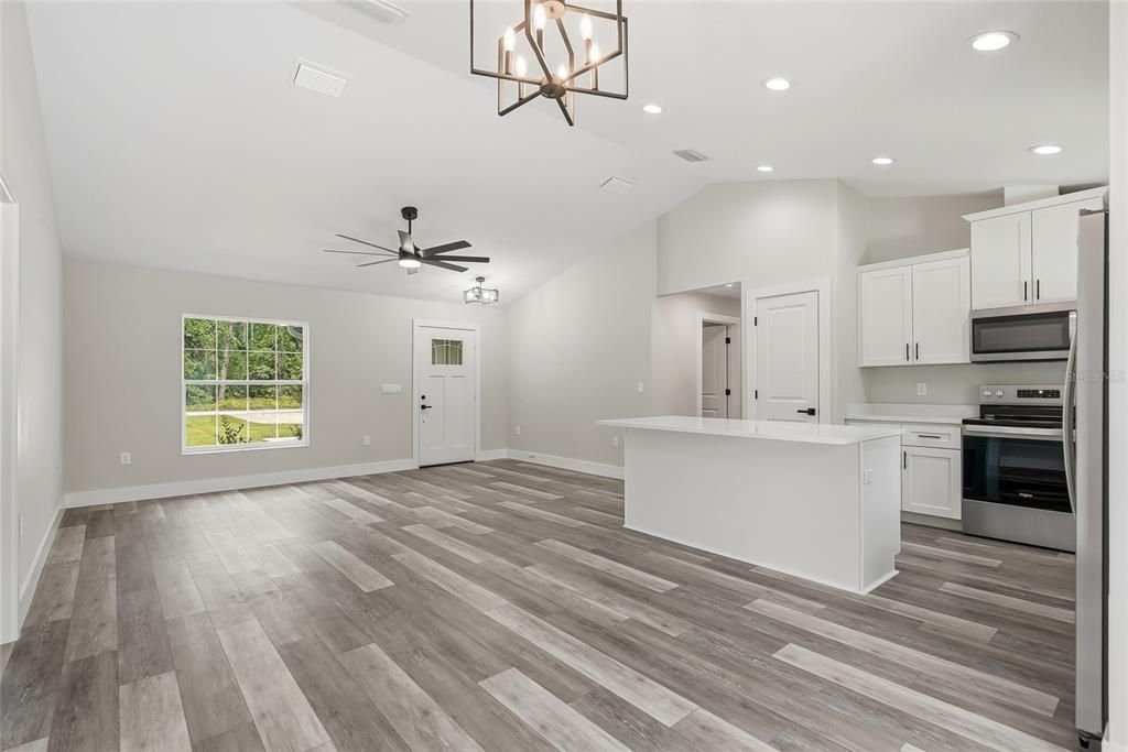 For Sale: $329,900 (3 beds, 2 baths, 1349 Square Feet)