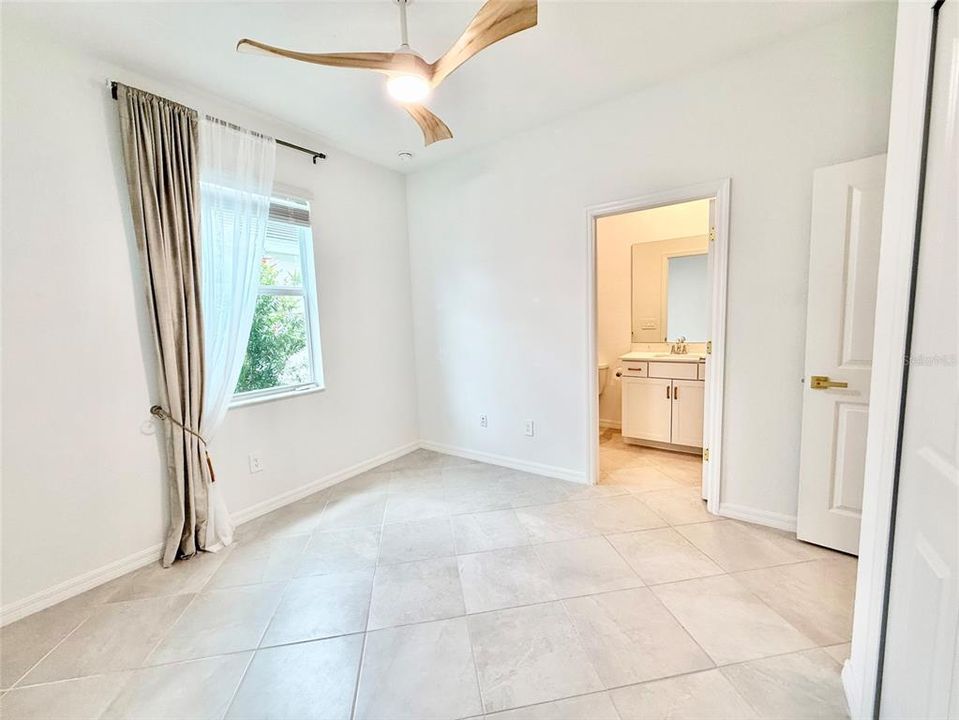 For Rent: $2,700 (3 beds, 3 baths, 1855 Square Feet)