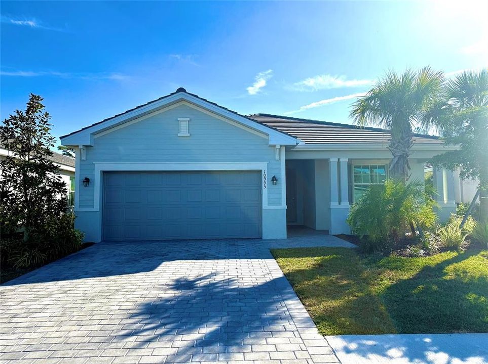 For Rent: $2,700 (3 beds, 3 baths, 1855 Square Feet)
