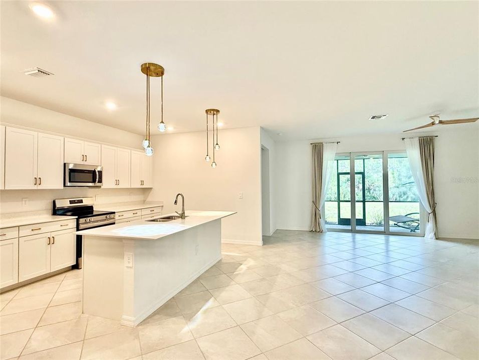 For Rent: $2,700 (3 beds, 3 baths, 1855 Square Feet)