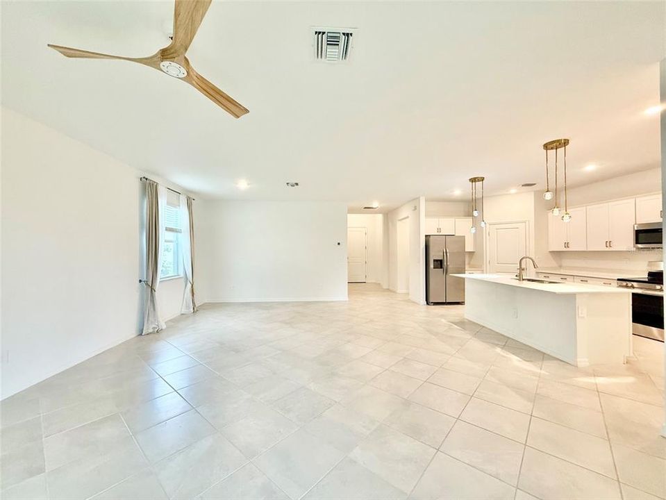 For Rent: $2,700 (3 beds, 3 baths, 1855 Square Feet)