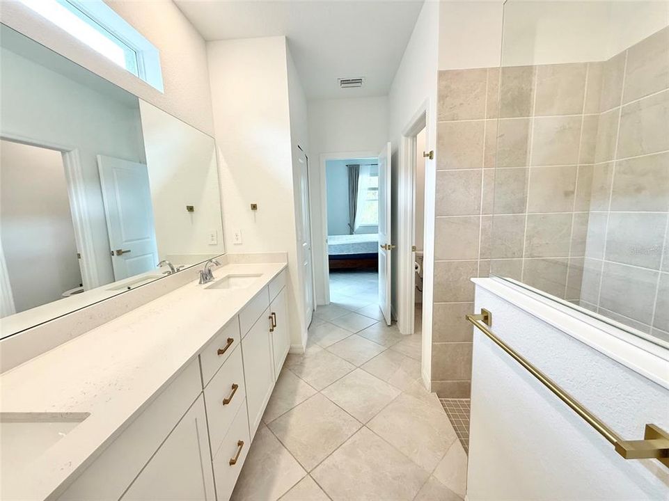 For Rent: $2,700 (3 beds, 3 baths, 1855 Square Feet)