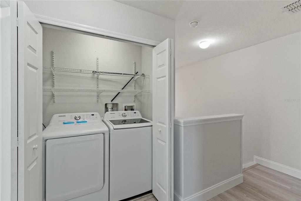 На продажу: $329,000 (4 спален, 3 ванн, 1856 Квадратных фут)