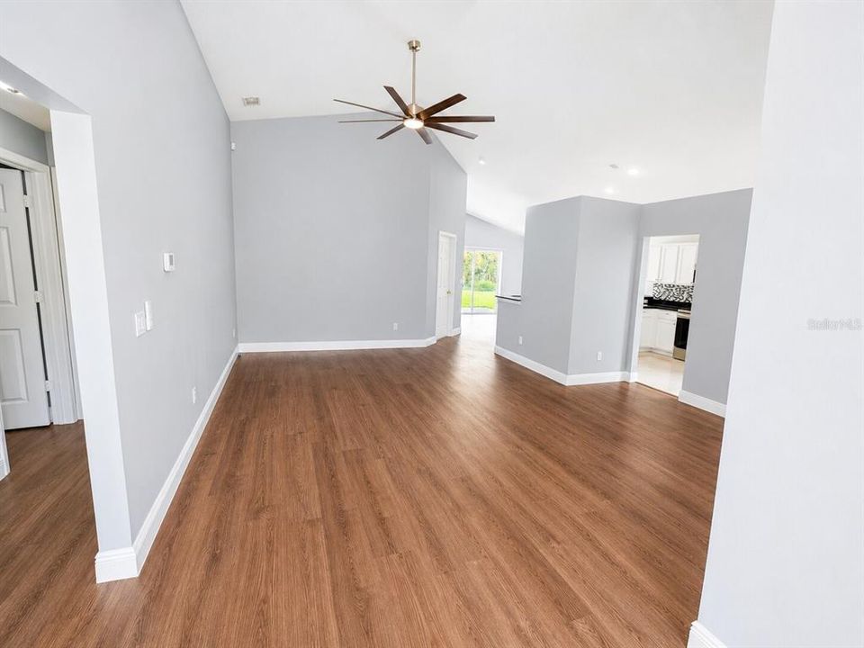 В аренду: $2,250 (3 спален, 2 ванн, 1571 Квадратных фут)