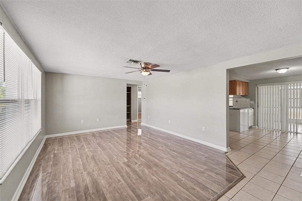 En Venta: $249,900 (3 camas, 2 baños, 1321 Pies cuadrados)