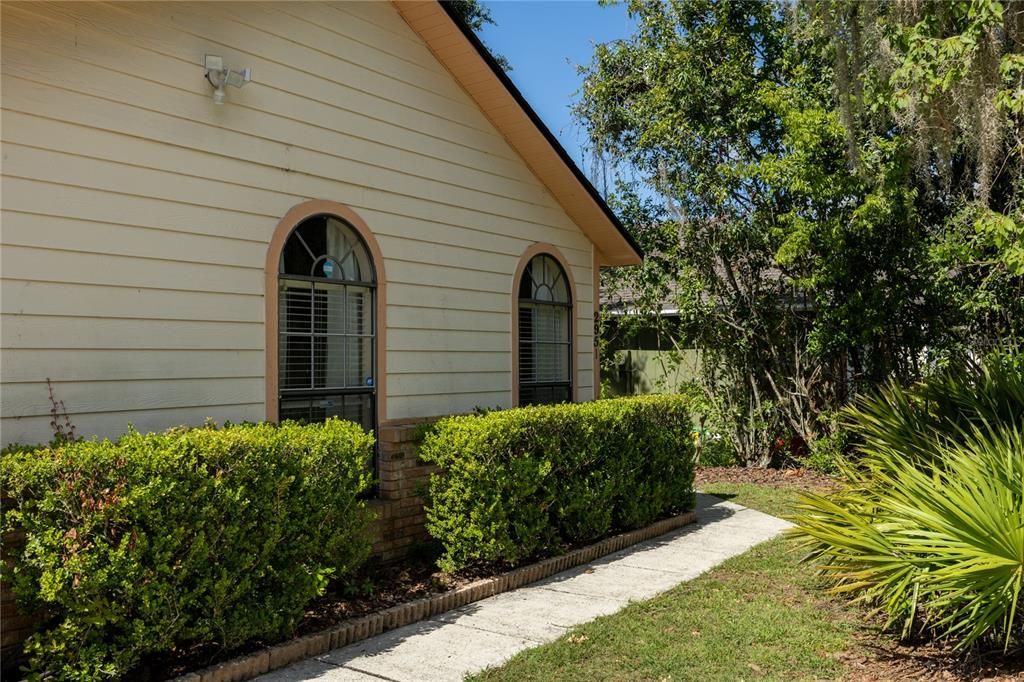 En Venta: $279,900 (3 camas, 2 baños, 1323 Pies cuadrados)