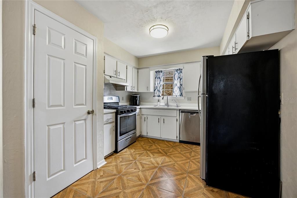 En Venta: $279,900 (3 camas, 2 baños, 1323 Pies cuadrados)