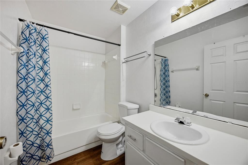En Venta: $279,900 (3 camas, 2 baños, 1323 Pies cuadrados)