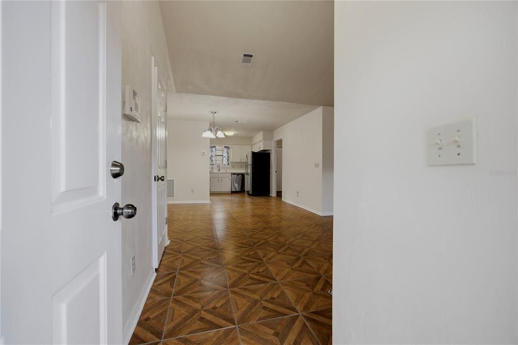 En Venta: $279,900 (3 camas, 2 baños, 1323 Pies cuadrados)