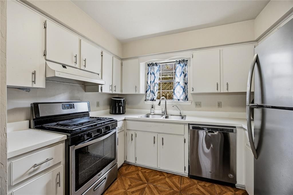 En Venta: $279,900 (3 camas, 2 baños, 1323 Pies cuadrados)