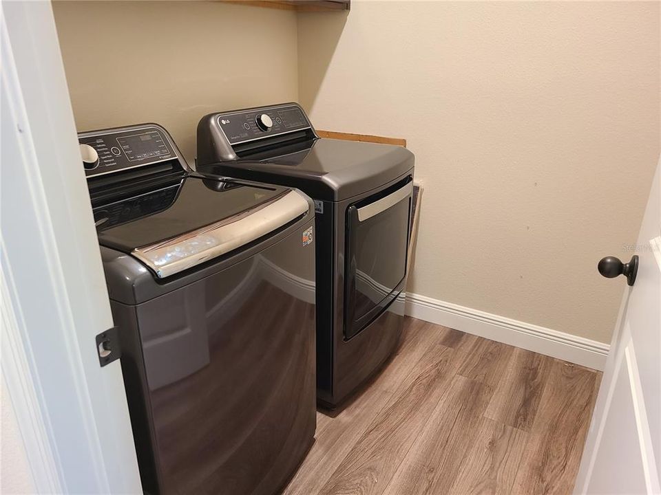 For Sale: $520,000 (4 beds, 2 baths, 2003 Square Feet)