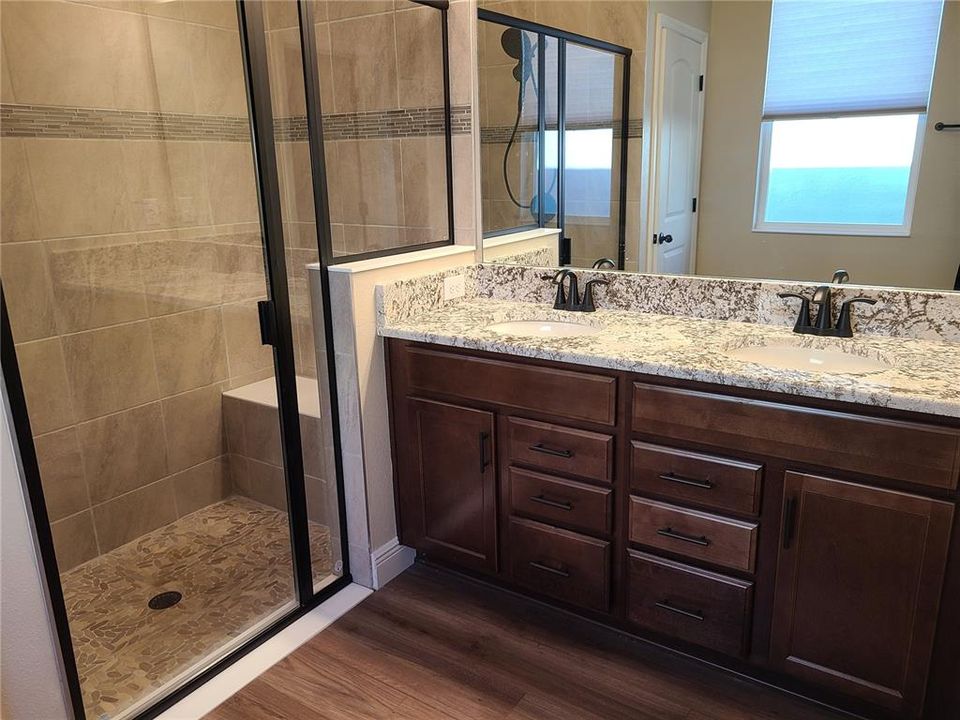 For Sale: $520,000 (4 beds, 2 baths, 2003 Square Feet)