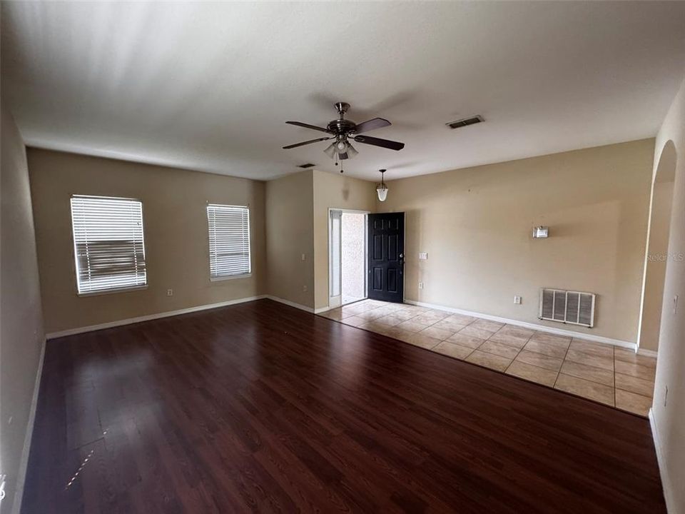 В аренду: $2,295 (3 спален, 2 ванн, 1630 Квадратных фут)
