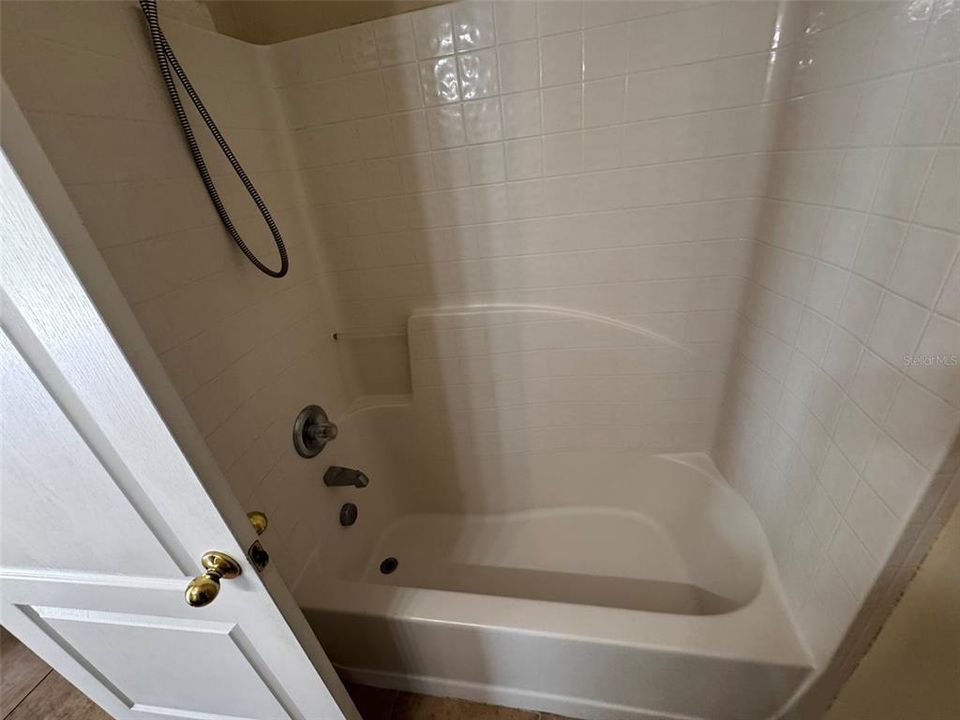 В аренду: $2,295 (3 спален, 2 ванн, 1630 Квадратных фут)