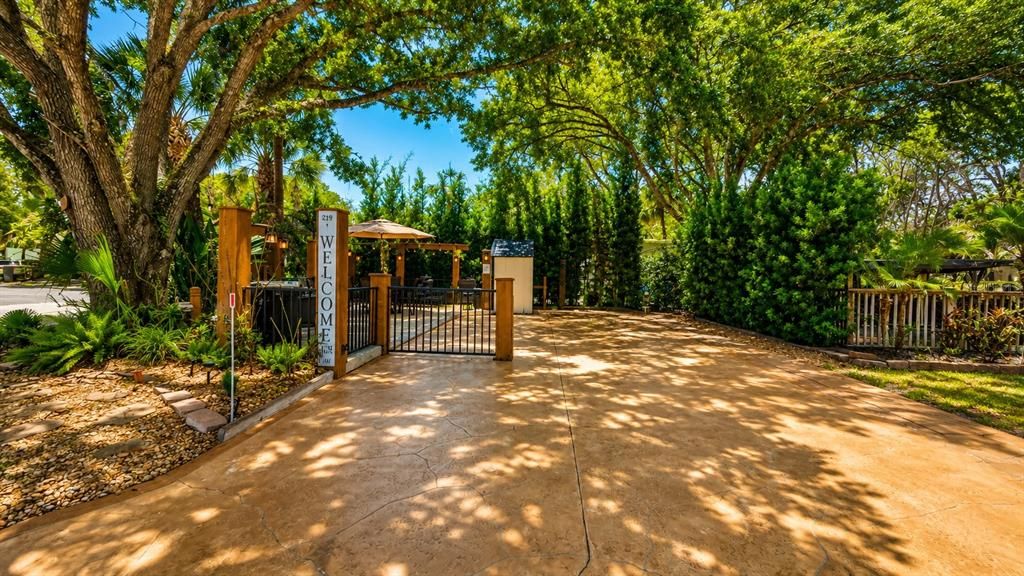待售: $195,000 (0.07 acres)