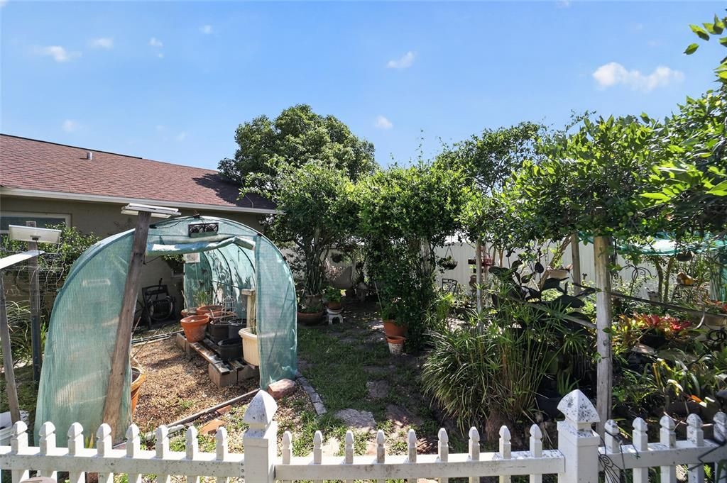 На продажу: $249,900 (3 спален, 2 ванн, 1614 Квадратных фут)