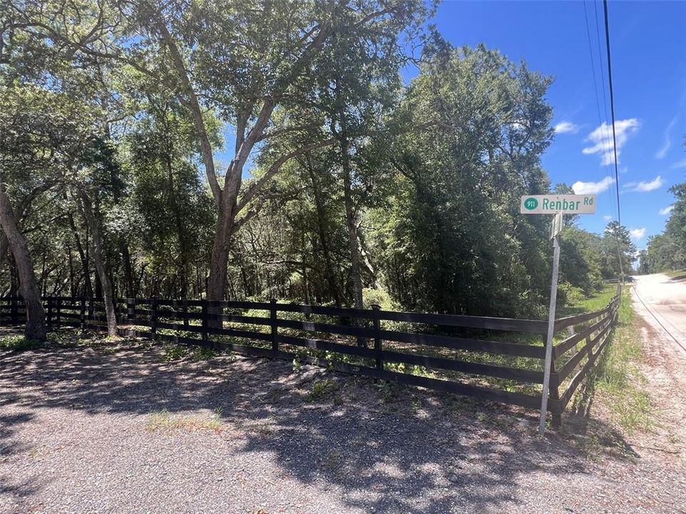 На продажу: $195,000 (2.35 acres)