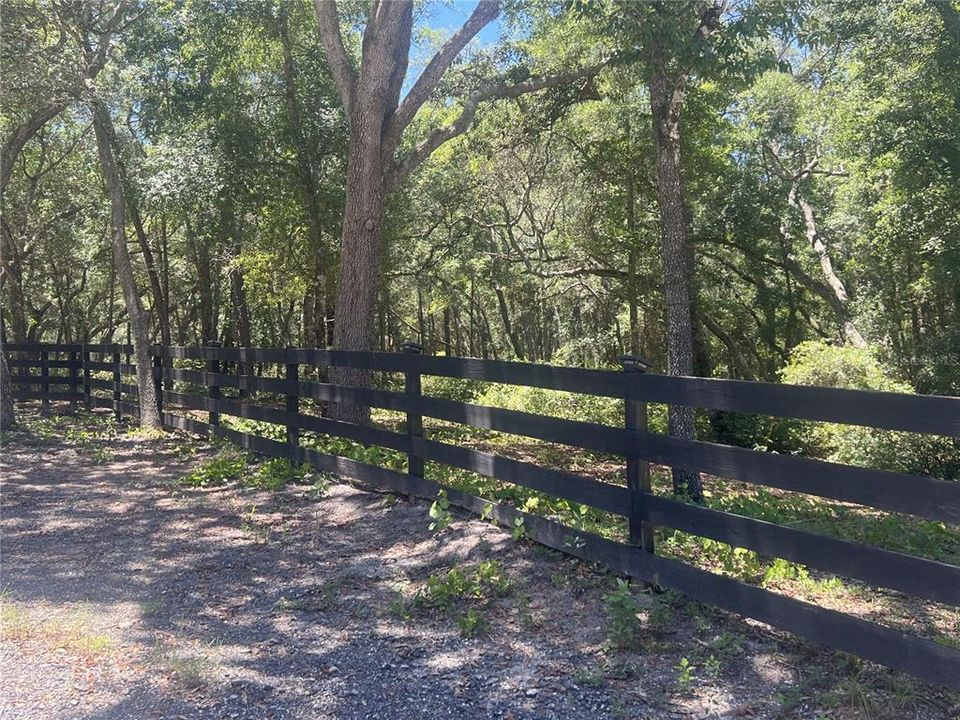 На продажу: $195,000 (2.35 acres)