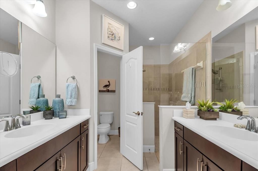 For Sale: $425,000 (2 beds, 2 baths, 1495 Square Feet)