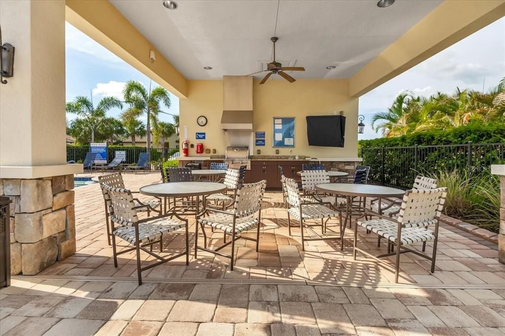 For Sale: $425,000 (2 beds, 2 baths, 1495 Square Feet)