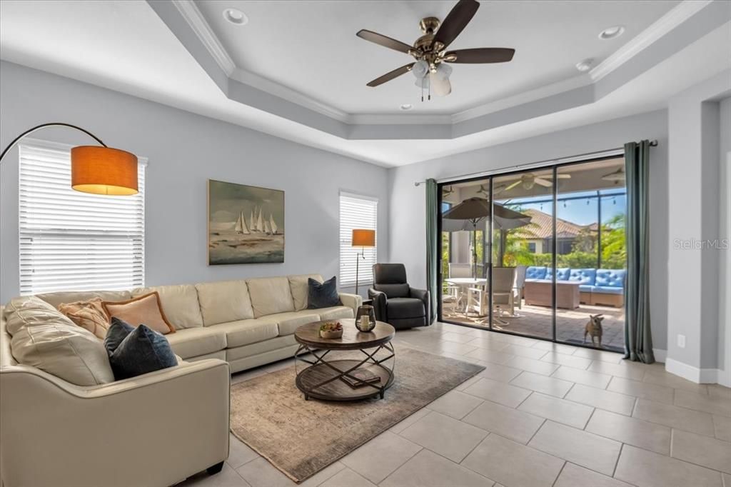 For Sale: $425,000 (2 beds, 2 baths, 1495 Square Feet)