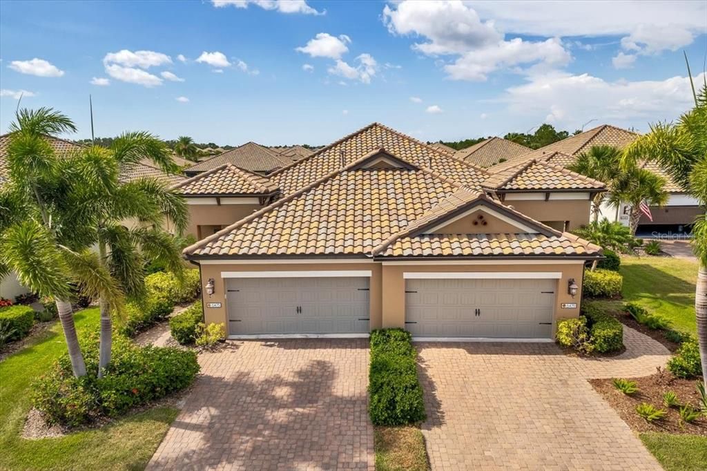 For Sale: $425,000 (2 beds, 2 baths, 1495 Square Feet)