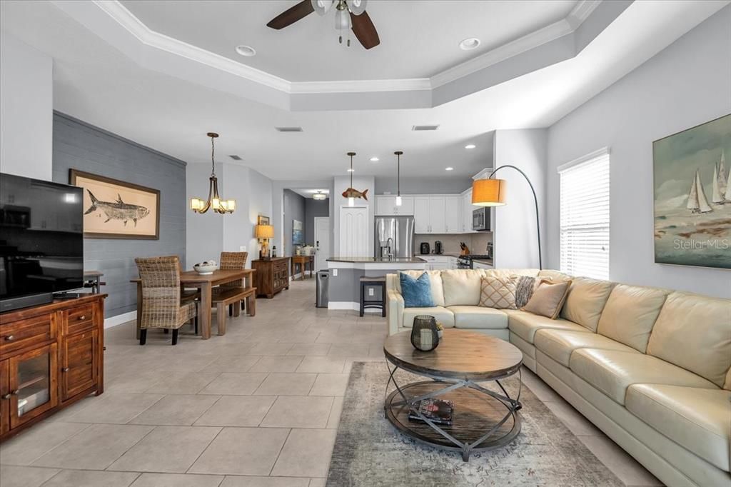 For Sale: $425,000 (2 beds, 2 baths, 1495 Square Feet)