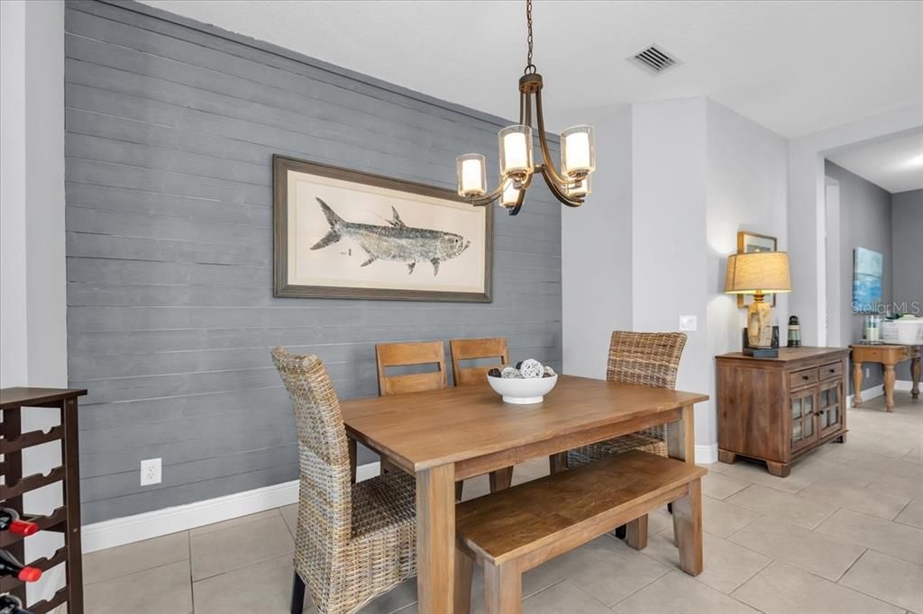 For Sale: $425,000 (2 beds, 2 baths, 1495 Square Feet)
