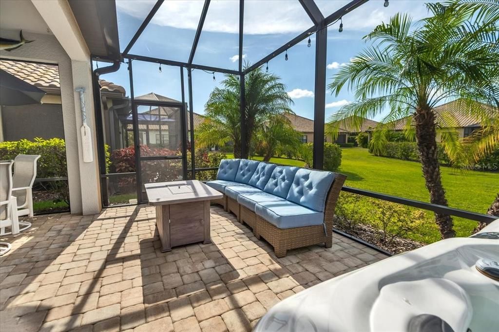For Sale: $425,000 (2 beds, 2 baths, 1495 Square Feet)
