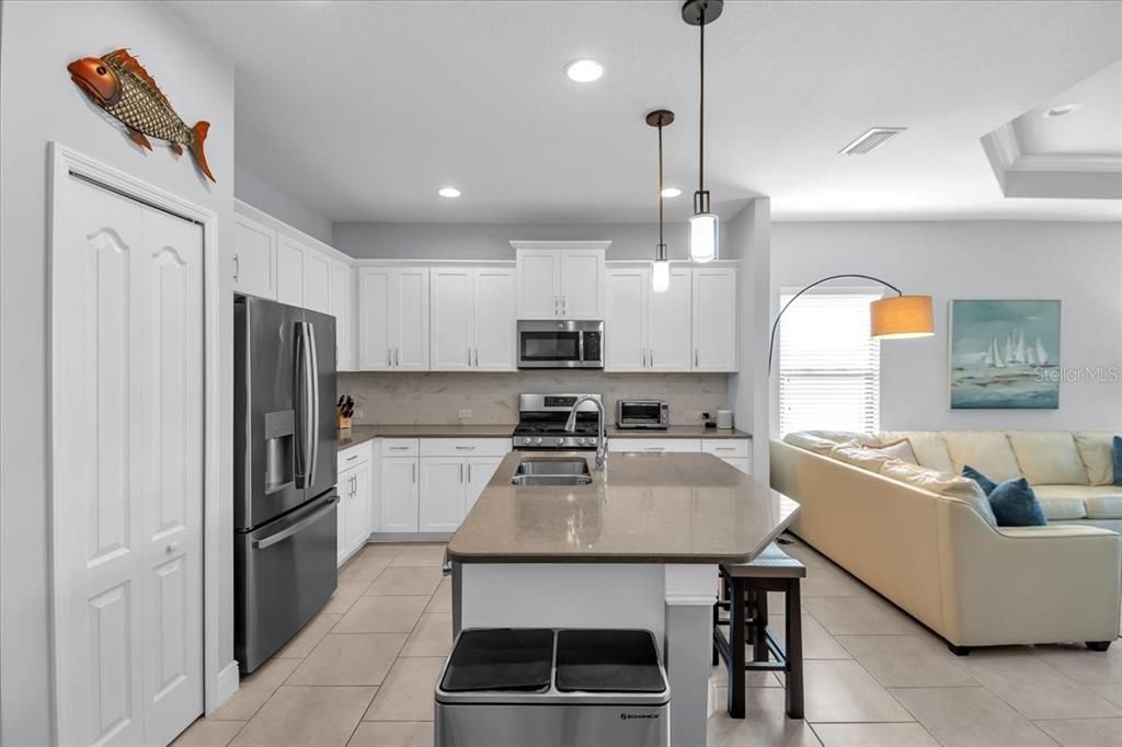 For Sale: $425,000 (2 beds, 2 baths, 1495 Square Feet)
