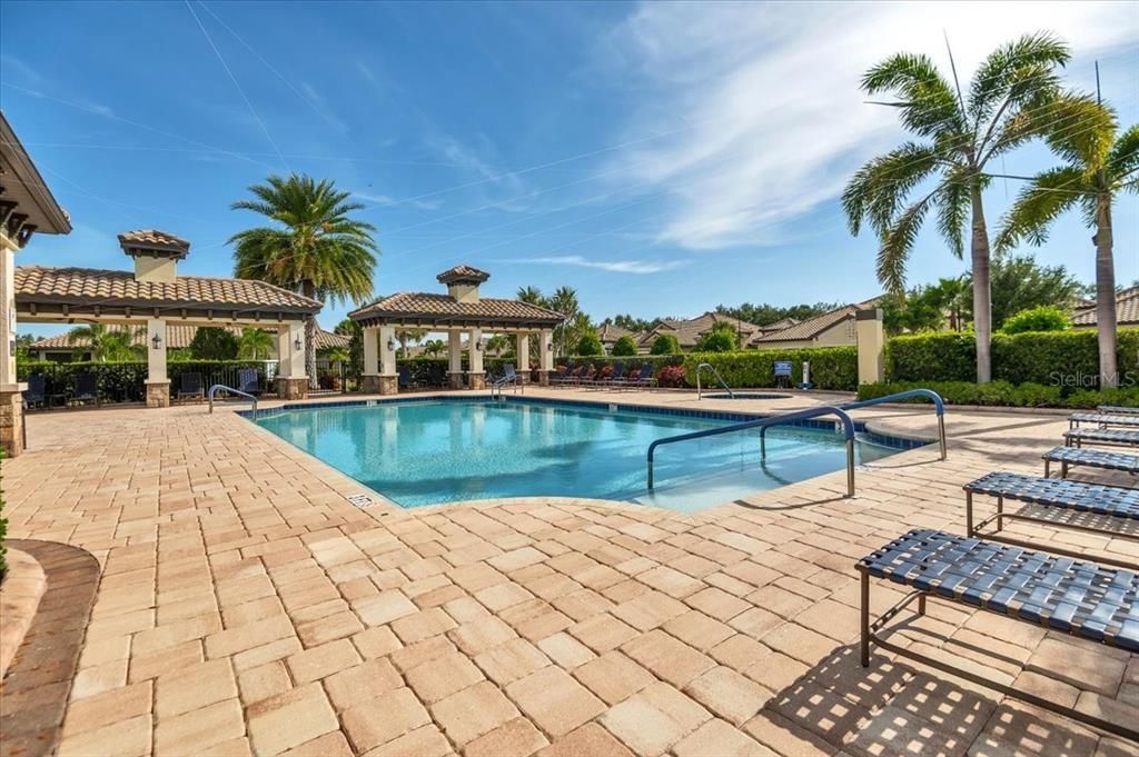 For Sale: $425,000 (2 beds, 2 baths, 1495 Square Feet)