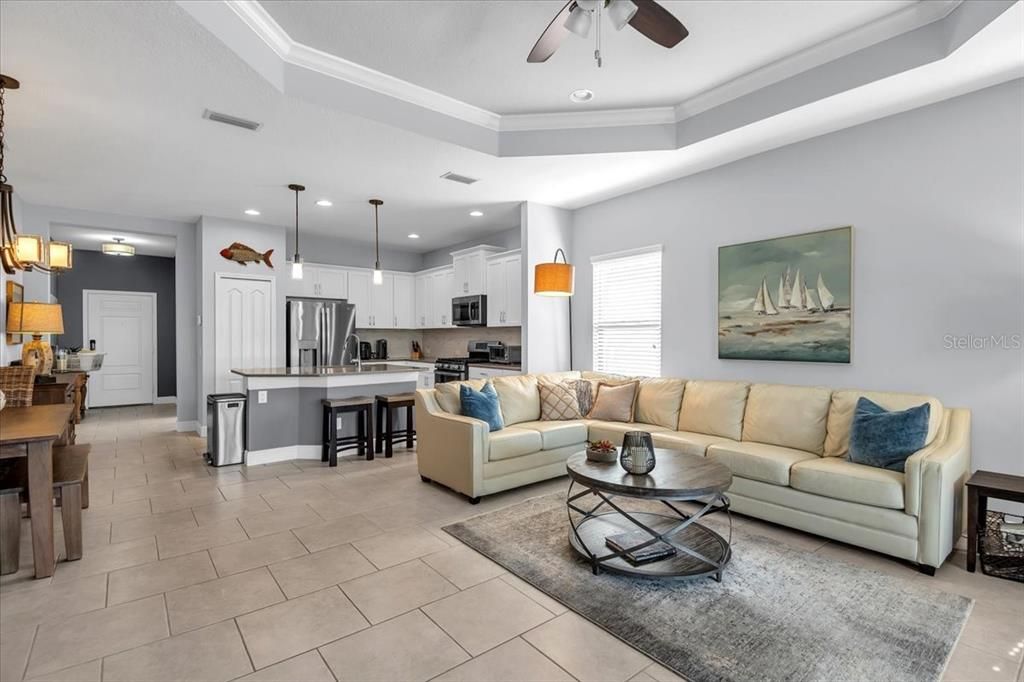 For Sale: $425,000 (2 beds, 2 baths, 1495 Square Feet)