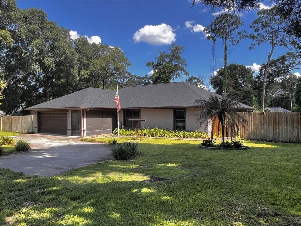 For Sale: $349,900 (4 beds, 2 baths, 1605 Square Feet)