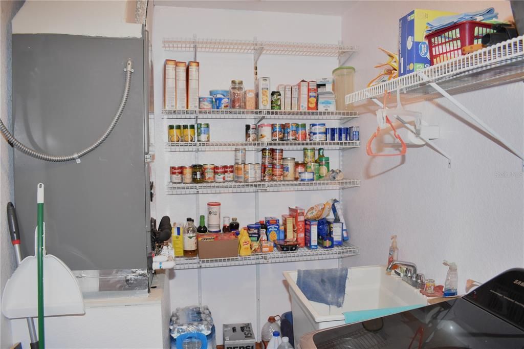 For Sale: $349,900 (4 beds, 2 baths, 1605 Square Feet)