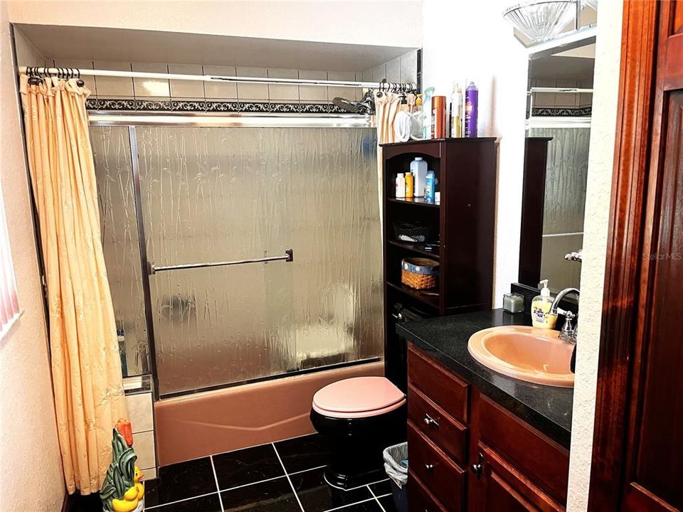 For Sale: $349,900 (4 beds, 2 baths, 1605 Square Feet)