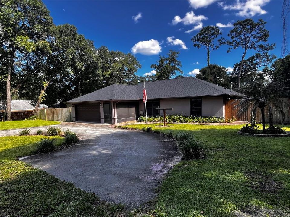 For Sale: $349,900 (4 beds, 2 baths, 1605 Square Feet)