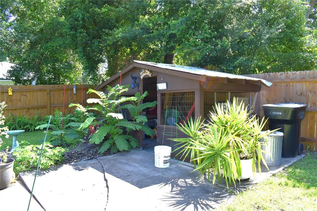 For Sale: $349,900 (4 beds, 2 baths, 1605 Square Feet)